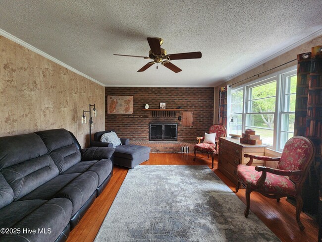 Building Photo - 167 Peninsula Manor Rd
