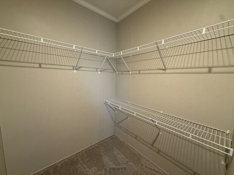 Building Photo - 11714 Cascade Cir