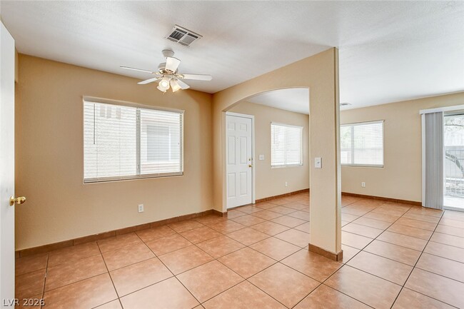 Building Photo - 3290 Dragon Fly St