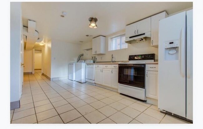 Building Photo - 8 bedroom in Seattle WA 98105
