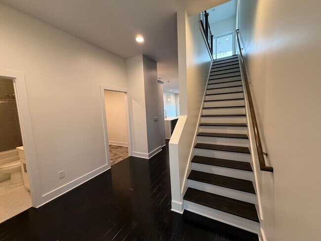 Building Photo - Beautiful Modern Home in Nashville Near the Fairgrounds