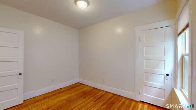 Building Photo - 679 Winchester Ave