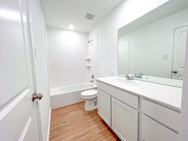 Building Photo - 21479 Carosella Dr