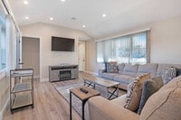 Building Photo - 187 Lakeside Trail