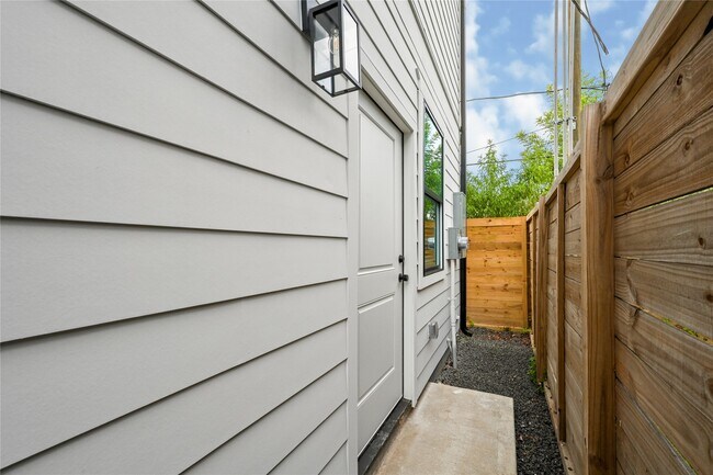Building Photo - 4603 Indie Hts Ln