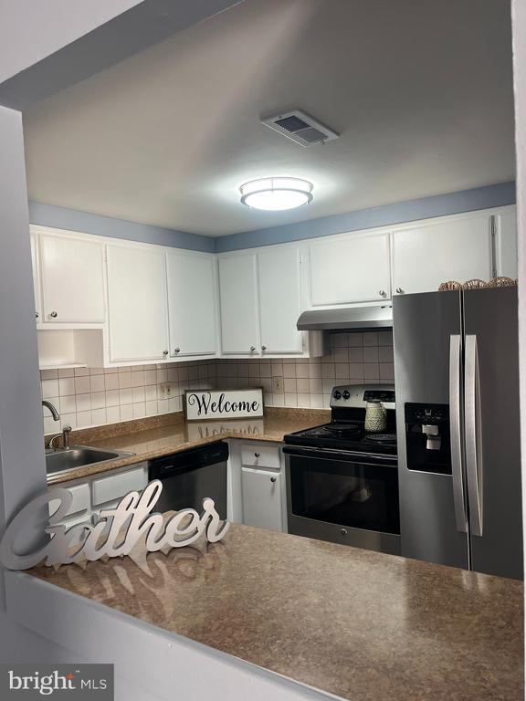 Building Photo - 10100 Campus Way S