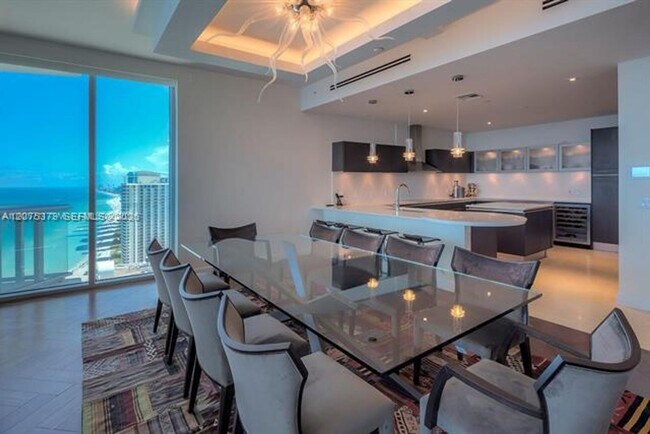 Building Photo - 17001 Collins Ave