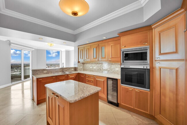 Building Photo - 2777 Paradise Rd