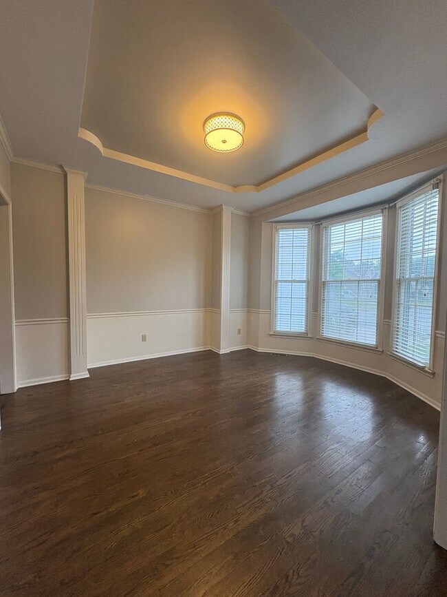 Building Photo - 4 bed/4.5 bath Overland Park Home w/seasonal Pool/Park/Trail in Blue Valley!!
