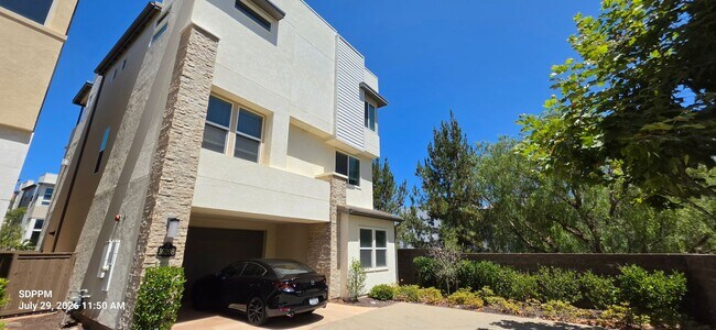 Building Photo - 4S RANCH/ DEL SUR - SAN DIEGO -  Very Nice 4 Bedroom / 4 Bath House.  AVAILABLE NOW!