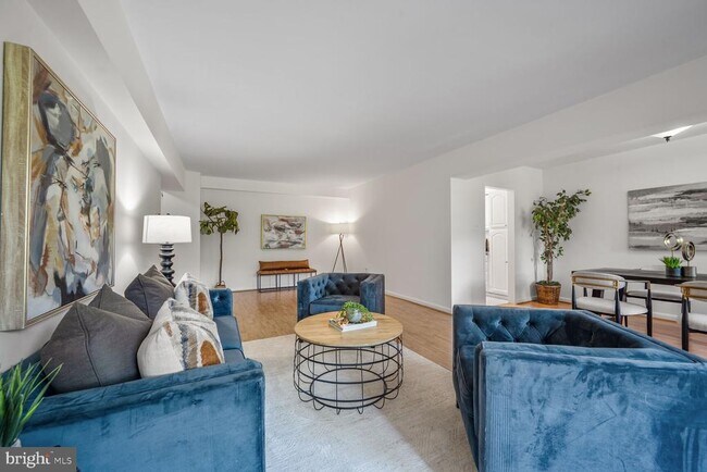 Building Photo - 4201 Cathedral Ave NW