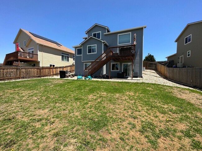 Building Photo - Stunning 4-bedroom 4-bathroom Home Close to Fort Carson, Schriever AFB, and Peterson SFB!!!
