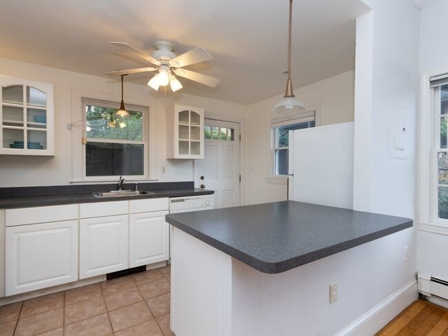Building Photo - 128 Ashmont St