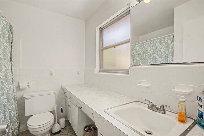 Building Photo - 233 Westridge Dr