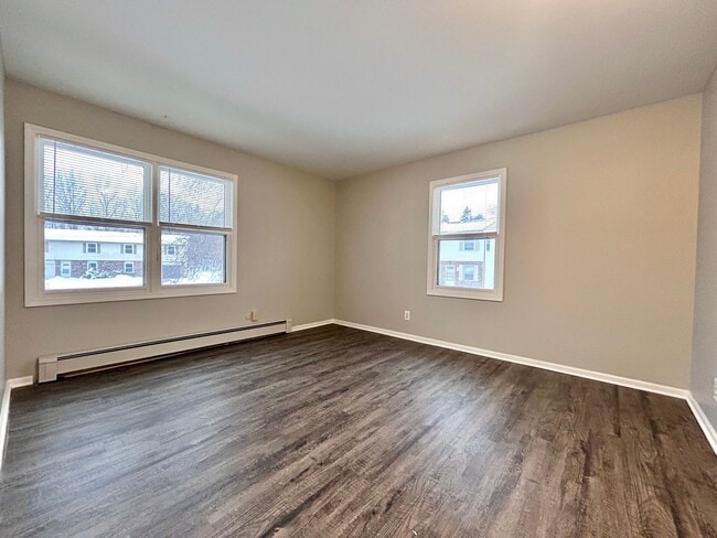 Building Photo - Two Bedroom Apartment in Walker - $400 Off Move-in by 2/15!