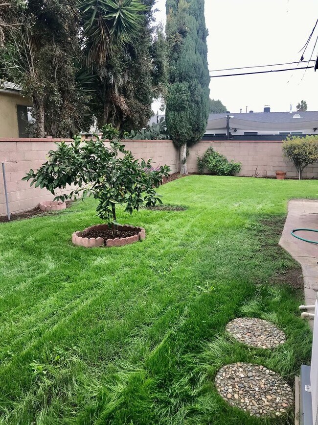 Building Photo - 4930-4930 Sawtelle Blvd