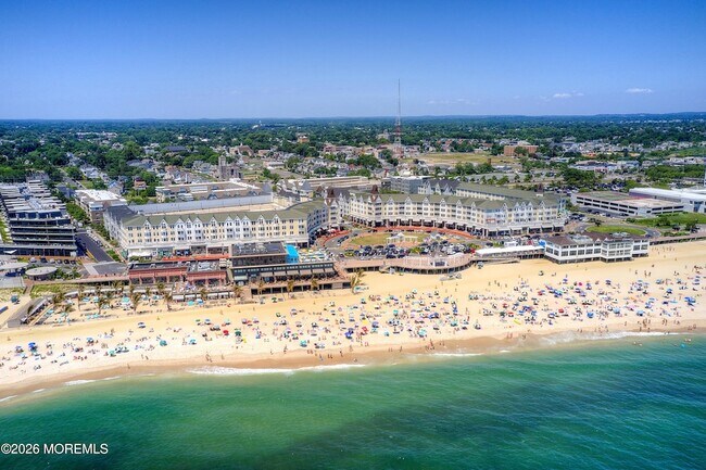 Building Photo - 364 Westwood Ave