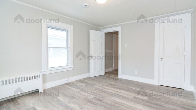 Building Photo - 11 Pleasant St