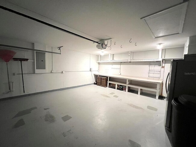 Building Photo - 122 Parkview Dr