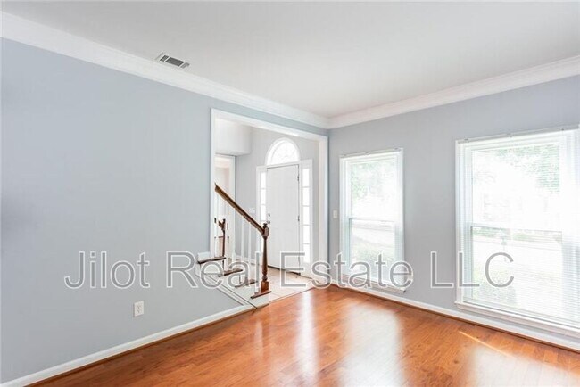 Building Photo - 483 Mountain Oaks Pkwy