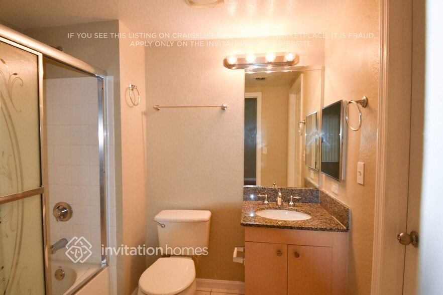 Building Photo - 2548 Centergate Dr