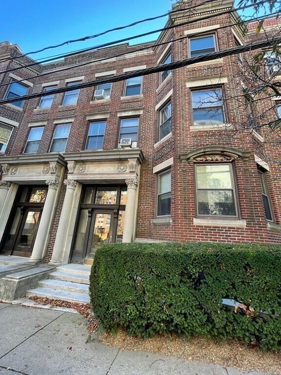 Building Photo - 25 Stearns Rd