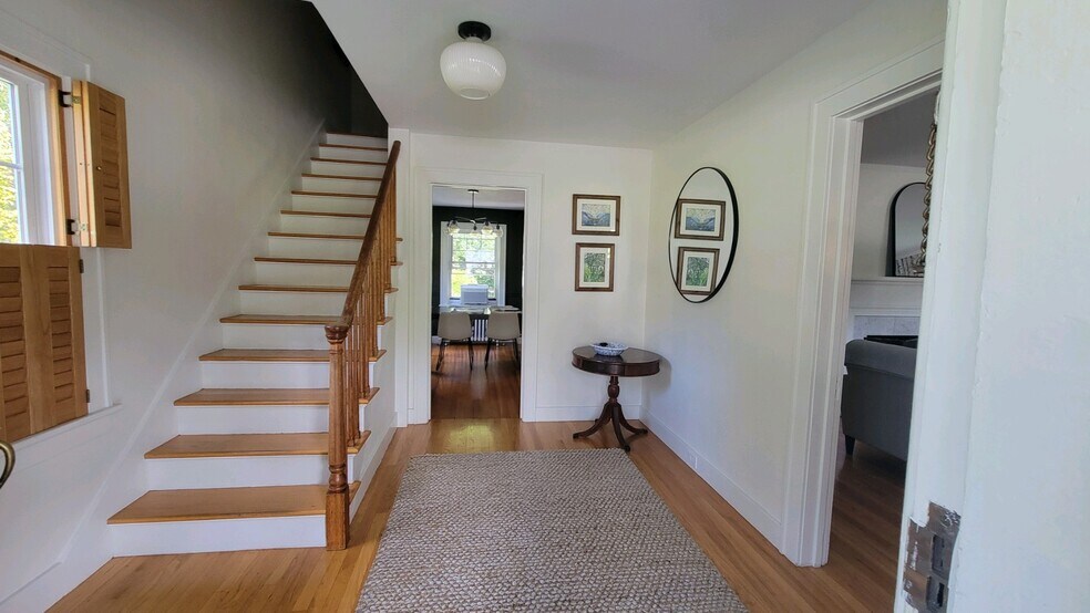 Building Photo - 349 Elm St