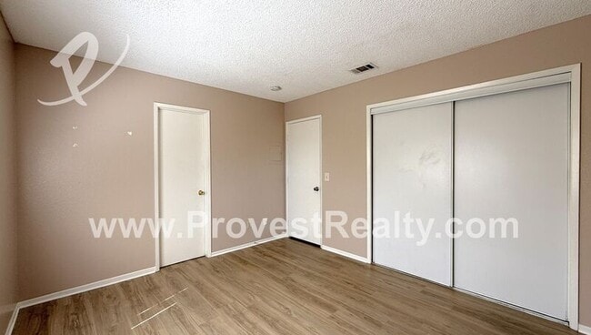 Building Photo - 21350 Laguna Rd