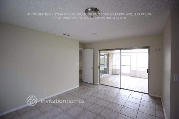 Building Photo - 8121 NW 44th Ct