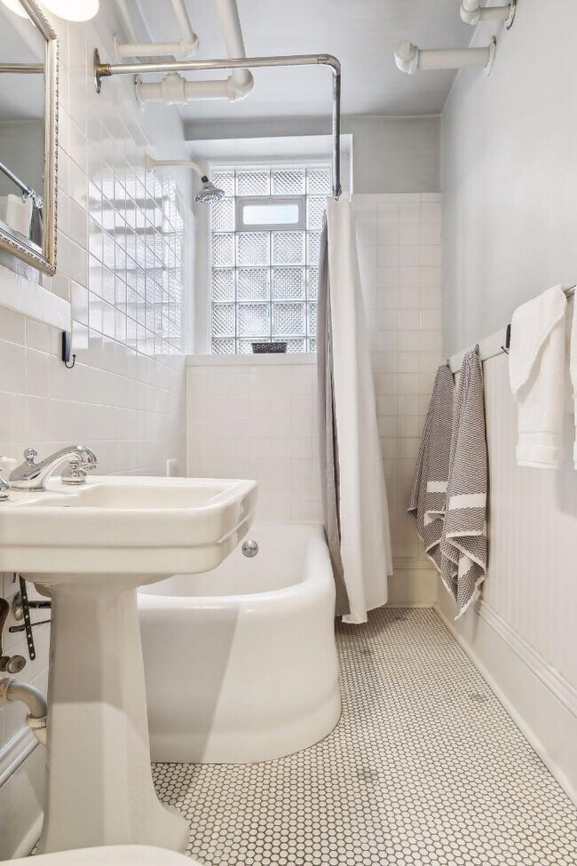 Building Photo - 3006 W 44th St