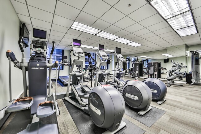 Building Photo - 71 Lower Wacker Dr