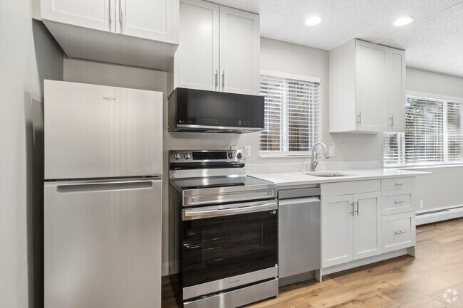 1BR, 1BA - 600SF - Kitchen - 730 Fairview Ave N