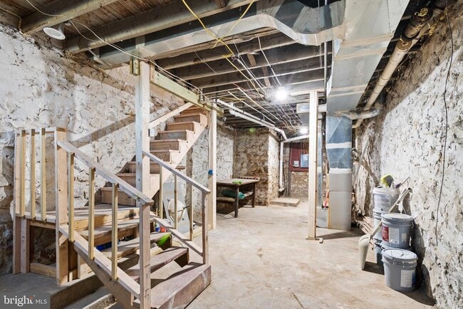 Building Photo - 941 Brunswick St