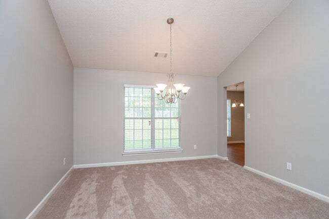 Building Photo - 318 The Gables Dr