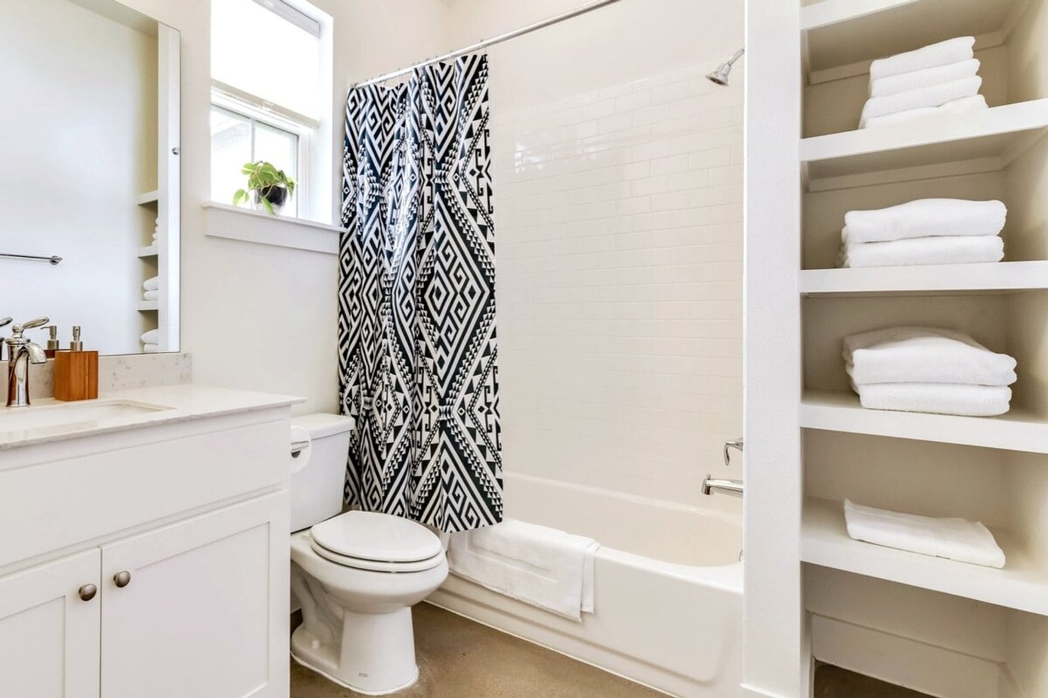 Building Photo - 1307 Fort Branch Blvd