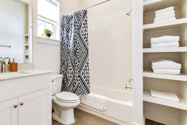 Building Photo - 1307 Fort Branch Blvd