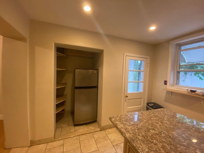 Building Photo - 1338 Passyunk Ave