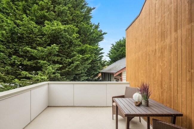 Building Photo - 3bd/3ba Seattle Townhome