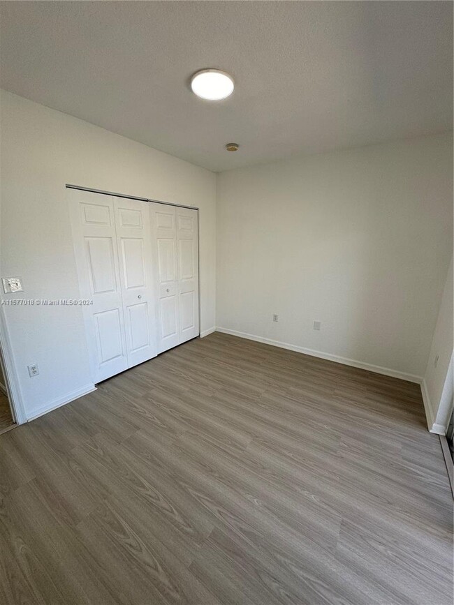 Building Photo - Riverside Drive, Coral Springs, FL 33065 -...