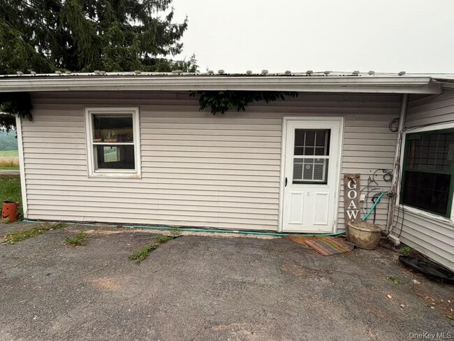Building Photo - 35 Milburn Rd