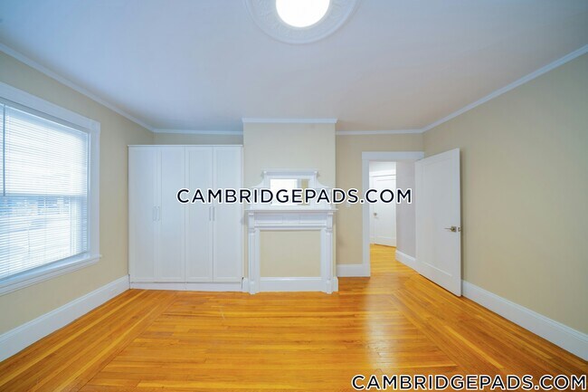 Building Photo - 1590 Cambridge St