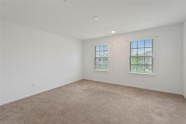 Building Photo - 229 Seven Pnes Dr