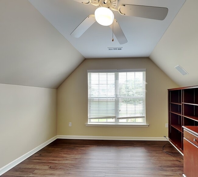 Building Photo - 405 Bedstraw Ct
