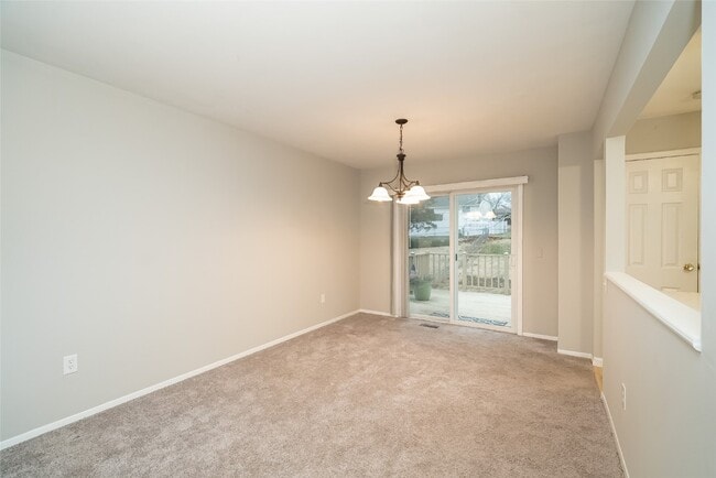 Building Photo - 335 Parma Dr