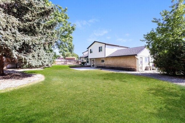 Building Photo - Coming soon 3 Bedroom/2 Bathroom Taylorsvi...