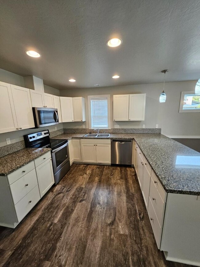 Building Photo - 141 Rivers Edge Ct