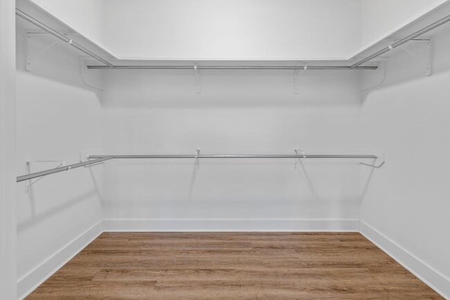 Building Photo - 707 Division St