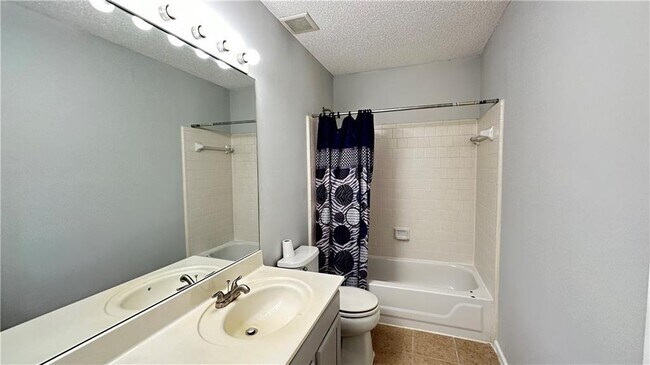 Building Photo - 11900 Carriage Park Ln