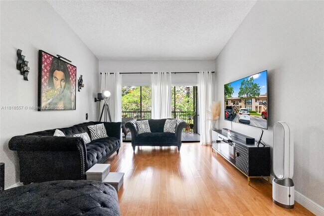 Primary Photo - 2281 SW 15th St