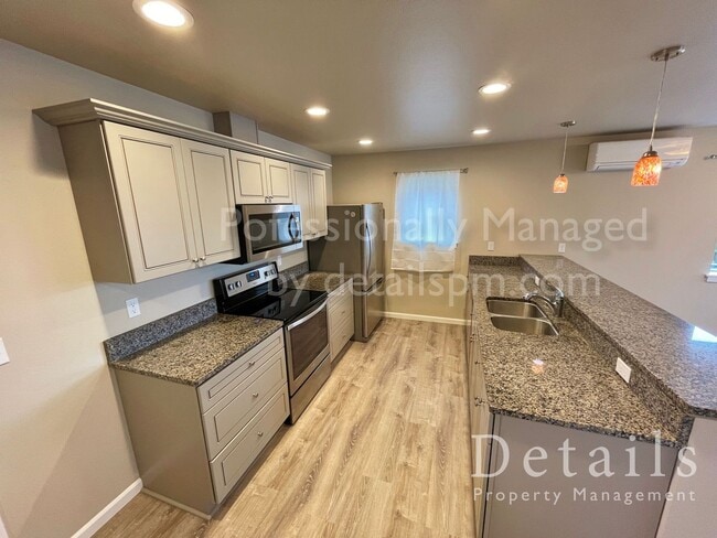 Building Photo - COMING SOON: Poulsbo 2 Bedroom with Water & Mountain Views!